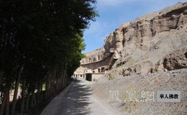 Động đá Du Lâm nằm cô tịch trên bãi Gobi - huyện An Tây, tỉnh Cam - Trung Quốc ảnh 7 dulam 7.jpg