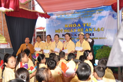 Lạng Sơn: Khai mạc khoá tu “Một ngày hè an lạc” cho 600 thanh thiếu niên trong tỉnh ảnh 39 Lạng Sơn: Khai mạc khoá tu “Một ngày hè an lạc” cho 600 thanh thiếu niên trong tỉnh ảnh 39