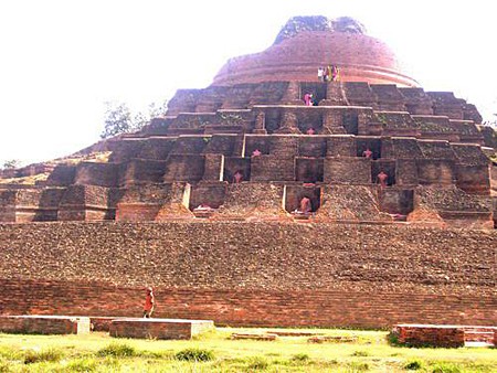 “Viên gạch Chăm” ở Bihar ảnh 1 Đại tháp Kesaria tại Bihar. ảnh: Shamitha