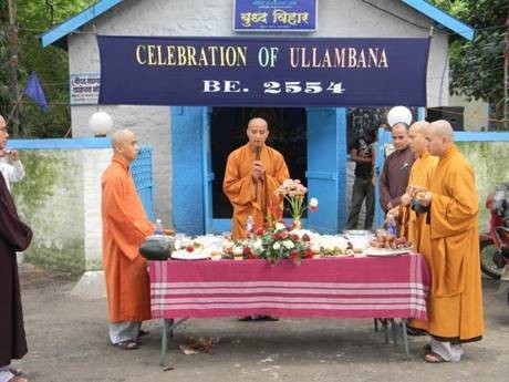 Ấn Độ: Tăng Ni du học sinh Việt Nam tổ chức Vu lan PL 2554 - 2010 tại Pune ảnh 11 ando 11.jpg