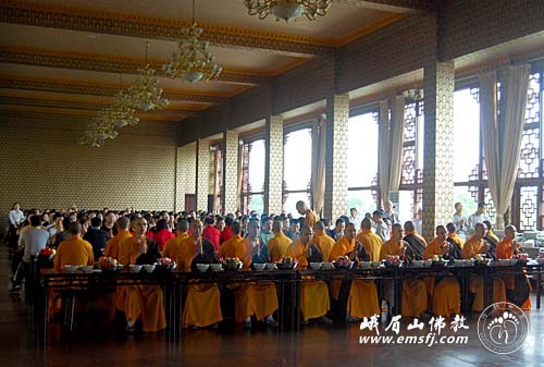 Trung Quốc: Các tự viện trong toàn quốc long trọng tổ chức Pháp hội Vu Lan Bồn ảnh 17 image032.jpg