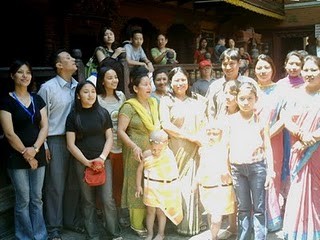 Gia đình Sarad Kumar Shakya xuatgia 7.jpg