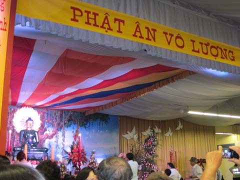 Người Việt ở Mỹ cung nghinh Phật Ngọc cho hòa bình thế giới ảnh 2 Người Việt ở Mỹ cung nghinh Phật Ngọc cho hòa bình thế giới ảnh 2
