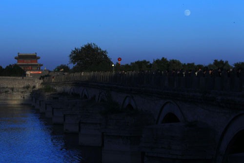 Trung thu rộn ràng trên đất Trung Hoa