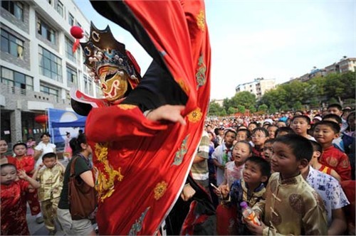 Trung thu rộn ràng trên đất Trung Hoa