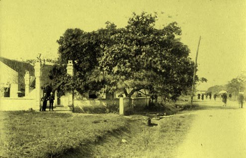 Đường bên trong thành khi đã có sự chiếm đóng của Pháp. Đường bên trong thành khi đã có sự chiếm đóng của Pháp.
