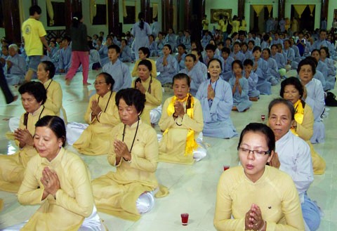 Kiên Giang: Chùa Phật Quang tổ chức lễ hội hoa đăng nhân lễ vía Đức Phật Dược Sư ảnh 8 Kiên Giang: Chùa Phật Quang tổ chức lễ hội hoa đăng nhân lễ vía Đức Phật Dược Sư ảnh 8