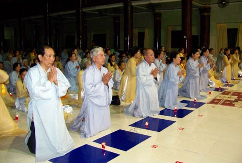 Kiên Giang: Chùa Phật Quang tổ chức lễ hội hoa đăng nhân lễ vía Đức Phật Dược Sư ảnh 12 Kiên Giang: Chùa Phật Quang tổ chức lễ hội hoa đăng nhân lễ vía Đức Phật Dược Sư ảnh 12