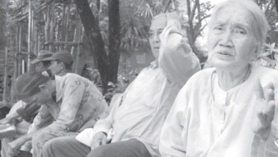 Tết hạnh phúc trong nỗi cô đơn ảnh 1