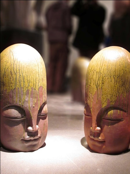 Hàng chục bức tượng Phật với kích thước khác nhau, mang tâm trạng khác nhau.