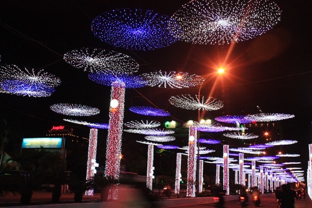 Sắc xuân đã về trên đường phố Nha Trang ảnh 13 Sắc xuân đã về trên đường phố Nha Trang ảnh 13