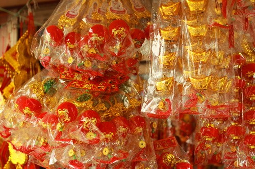 Dạo chơi "phố hàng Mã" ở Sài Gòn ảnh 3 Dạo chơi "phố hàng Mã" ở Sài Gòn ảnh 3