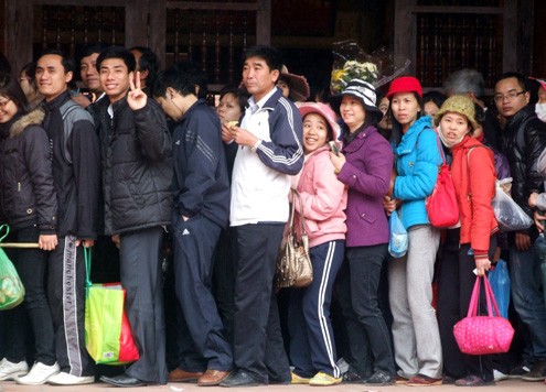 Kinh đô Phật giáo tắc nghẽn trong ngày khai hội ảnh 2