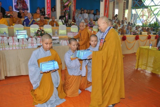 Đồng Nai: Bế mạc Đại giới đàn Nguyên Thiều - Siêu Bạch 2011 ảnh 16