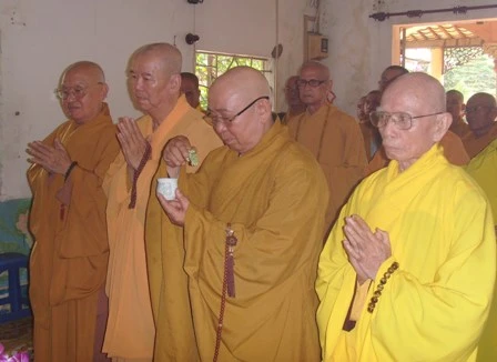 CHÙA THIỀN LÂM TÂY NINH MANG PHONG CÁCH PHA TRỘN ĐÔNG TÂY ĐỘC ĐÁO