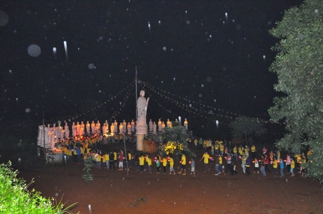 Đắc Nông: Ấm áp đêm lửa trại "Chắp cánh ước mơ" nhân khóa tu chùa Hoa Khai ảnh 6 Đắc Nông: Ấm áp đêm lửa trại "Chắp cánh ước mơ" nhân khóa tu chùa Hoa Khai ảnh 6