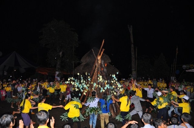 Đắc Nông: Ấm áp đêm lửa trại "Chắp cánh ước mơ" nhân khóa tu chùa Hoa Khai ảnh 8 Đắc Nông: Ấm áp đêm lửa trại "Chắp cánh ước mơ" nhân khóa tu chùa Hoa Khai ảnh 8