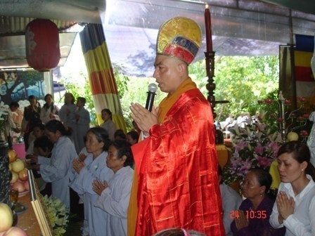 Đại lễ cầu siêu anh hùng liệt sĩ tại chùa Từ Tôn - Hòn Đỏ, Nha Trang ảnh 1 chuatuton-chucminh.jpg
