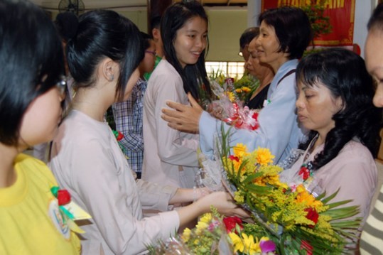 Kiên Giang: Khai mạc Lễ hội Vu lan - Tri ân & Báo hiếu - 2011 ảnh 34