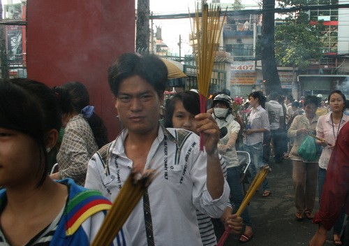 Lên chùa chiêm bái ngày lễ Vu lan ảnh 7