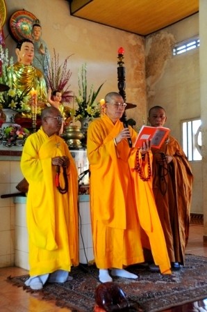 Thượng tọa Thích Châu Quang tác pháp giải hạ DSC_0783.JPG