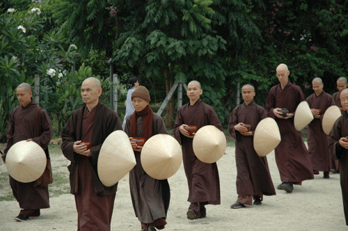 Vượt thoát trầm luân (tiếp theo và hết) ảnh 2 1303823570_thien hanh.jpg