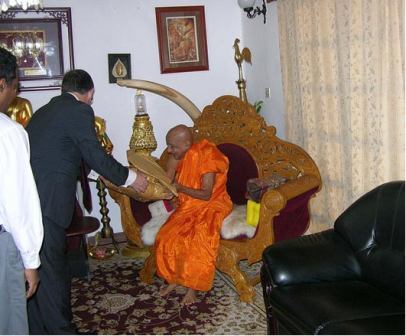 Sri Lanka : Cao ủy Anh quốc viếng thăm các địa danh quan trọng của Phật giáo ở Kandy ảnh 1 Sri Lanka.png