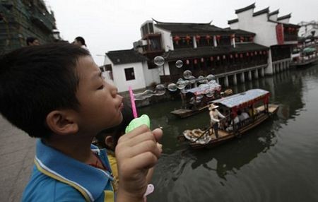 Châu Á nô nức đón mừng Tết Trung thu ảnh 10