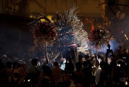 Châu Á nô nức đón mừng Tết Trung thu ảnh 13