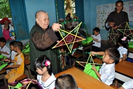 Đồng Nai, Long An: Mang Tết Trung thu đến với trẻ em vùng sâu, vùng xa ảnh 2 DSC_0038.jpg