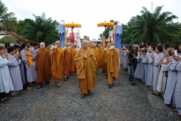 Lễ thượng bảng chùa Quốc Ân Khải Tường - An vị Tôn tượng Phật Ngọc ảnh 2 qa21.jpg