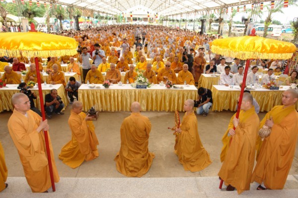 Lễ thượng bảng chùa Quốc Ân Khải Tường - An vị Tôn tượng Phật Ngọc ảnh 5 qa73.jpg