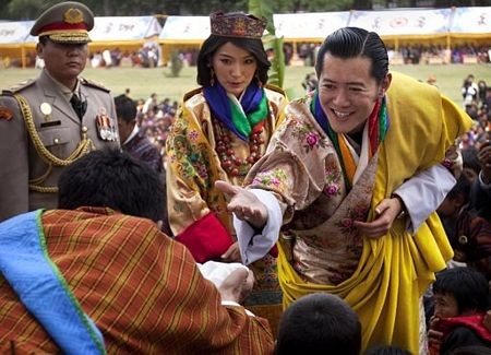 Nguyên thủ quốc gia trẻ nhất thế giới cưới thường dân ảnh 10 Nguyên thủ quốc gia trẻ nhất thế giới cưới thường dân ảnh 10