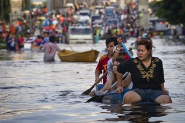 Malaysia: Hội Thanh niên Phật tử YBAM quyên góp cho nạn nhân lũ lụt Thái Lan ảnh 1 w279d5_6809_380240_.jpg