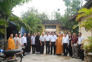 Bộ trưởng Bộ Nội vụ thăm các cơ sở Phật giáo tại Bạc Liêu ảnh 1 bo truong tham chua (TinhToan).jpg