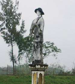 wanh SGTT - Co Du kich tu tuong me Quan Am.JPG