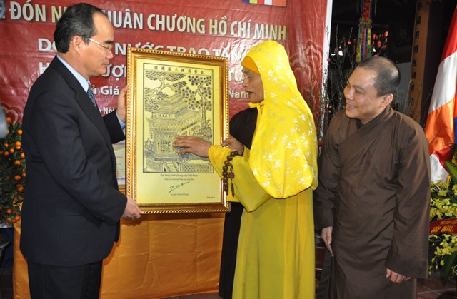Chùm ảnh: Lễ trao Huân chương Hồ Chí Minh đến Đức Pháp chủ ảnh 8 dsc_0792_326186937_jpg.jpg