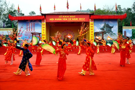 Chùm ảnh: Khai hội Yên Tử ảnh 7 Chùm ảnh: Khai hội Yên Tử ảnh 7