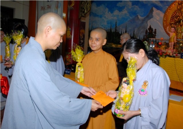 Thi Lồng đèn Phật đản26.JPG