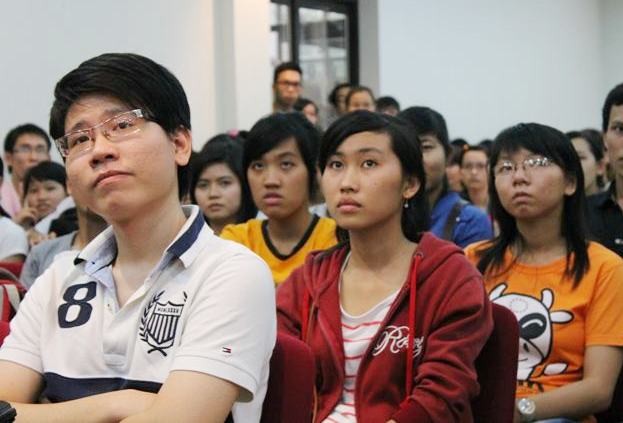 Tình nguyện viên Tiếp sức mùa thi 2012 họp mặt ảnh 2 wwwT92.jpg