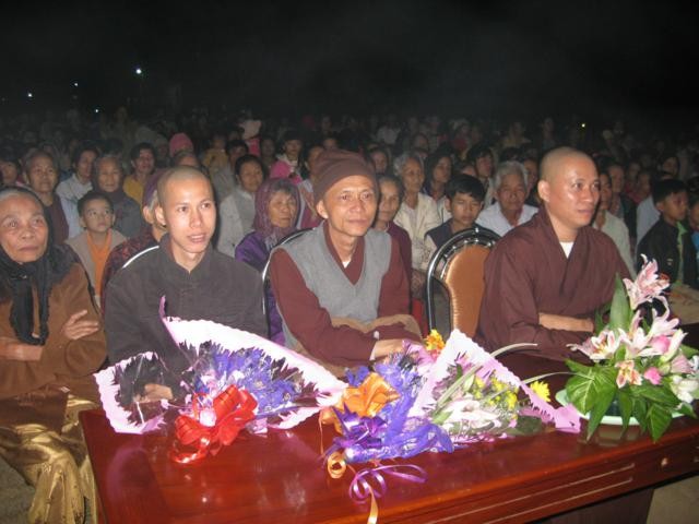 Hơn 7.000 người đến với đêm văn nghệ chùa Hội Phước ảnh 1 1.jpg