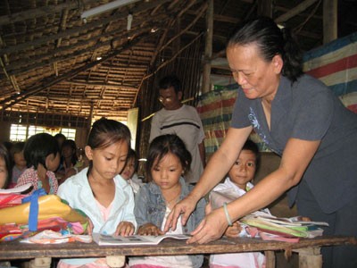 Niềm thương hun hút trong lòng ảnh 1 Lop hoc tinh thuong.jpg