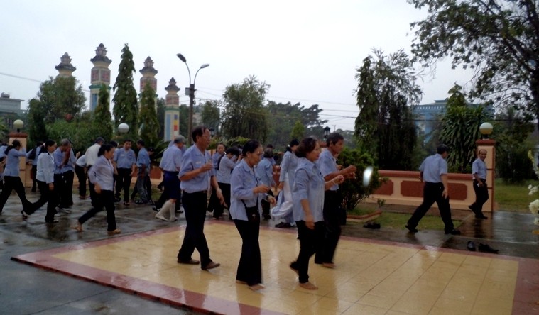 le phat duoi mua.JPG