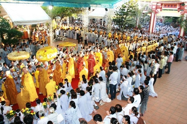 Cung tiễn kim quan cố HT.Thích Giác Viên đến đài hỏa táng ảnh 2 le-tuong-niem-1_jpg.jpg