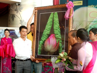 Thumbnails1944201103445719-TranBich-Sen.jpg