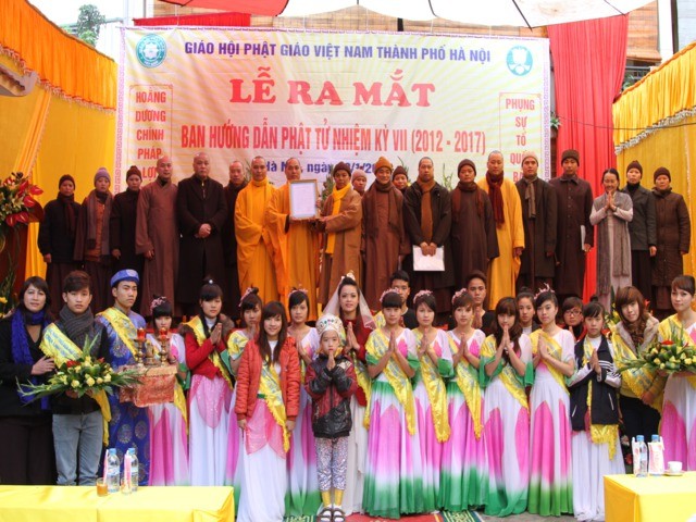 Ra mắt Ban Hướng dẫn Phật tử TP.Hà Nội ảnh 2 ra mat 2.jpg