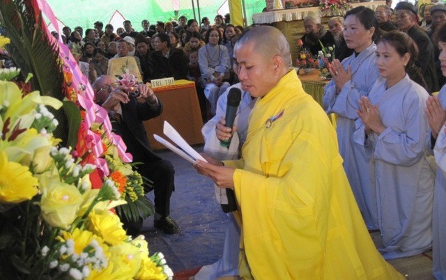 1chua tan xuyen4.JPG