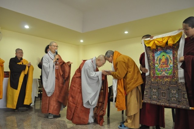 -_i di_n Ni gi_i Han Qu_c bay t_ l_ng bi_t )n sGu s_c =_n Ni s² Tn. Khi_t Minh tr_ tr_ ch·a Ki_u -am Di - Vi_t Nam.JPG