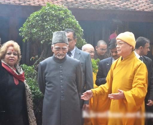 Phó Tổng thống Ấn Độ thăm chùa Trấn Quốc ảnh 3 Bui hien 3.jpg