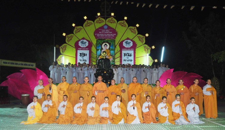 2013-1-16 Cung thinh Phat ngoc ve chua Long Phuoc-Le TRi senvamco (17).JPG